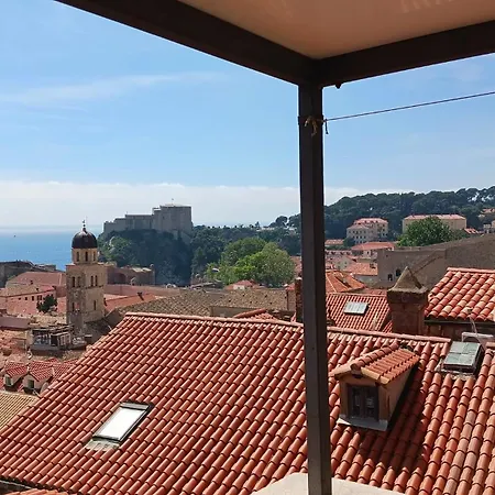 Location Old Town Lucic Apartment